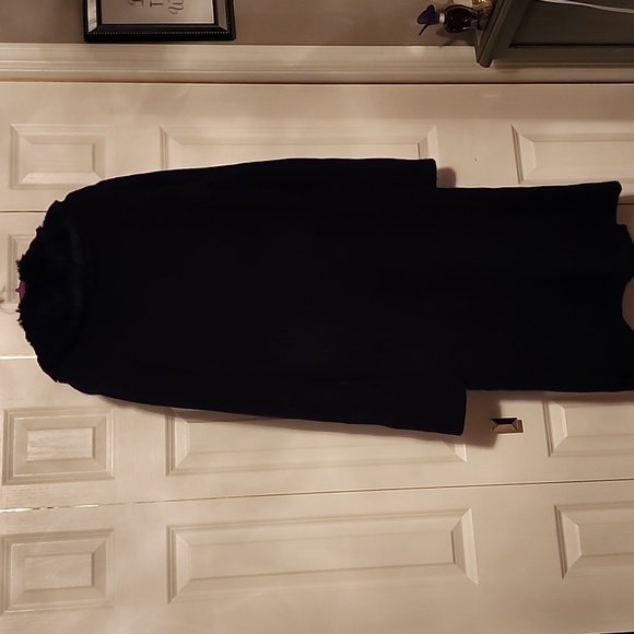 Daisy Fuentes Long Button Up Sweater Coat with Removable Faux Fur Collar - Picture 6 of 7